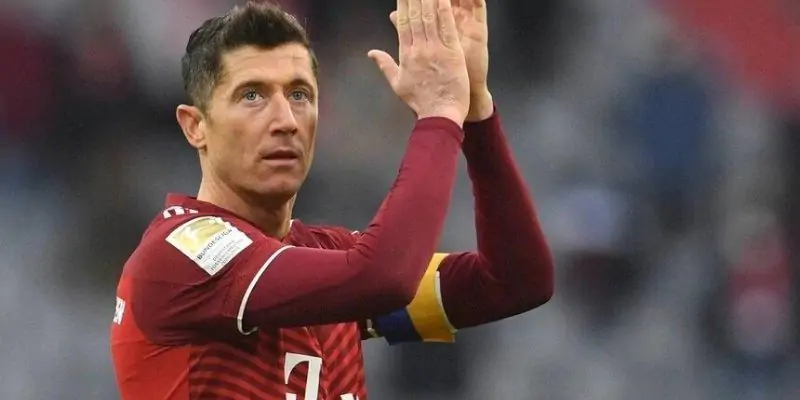 Cầu thủ bóng đá Lewandowski : Huyền thoại làng bóng đá